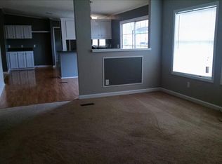 765 E 11th St, Newton, NC 28658