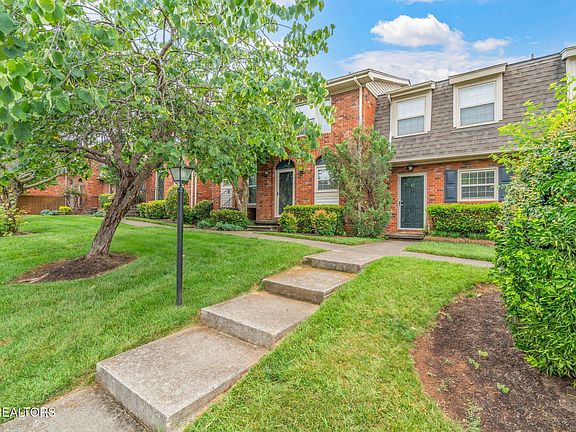 4th image of 6523 Deane Hill Dr APT 13