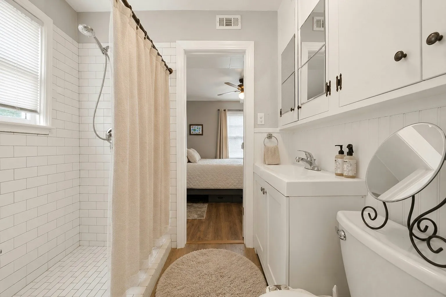 609 Sealy Front, Unit 1 (front blue house) — Photo 4