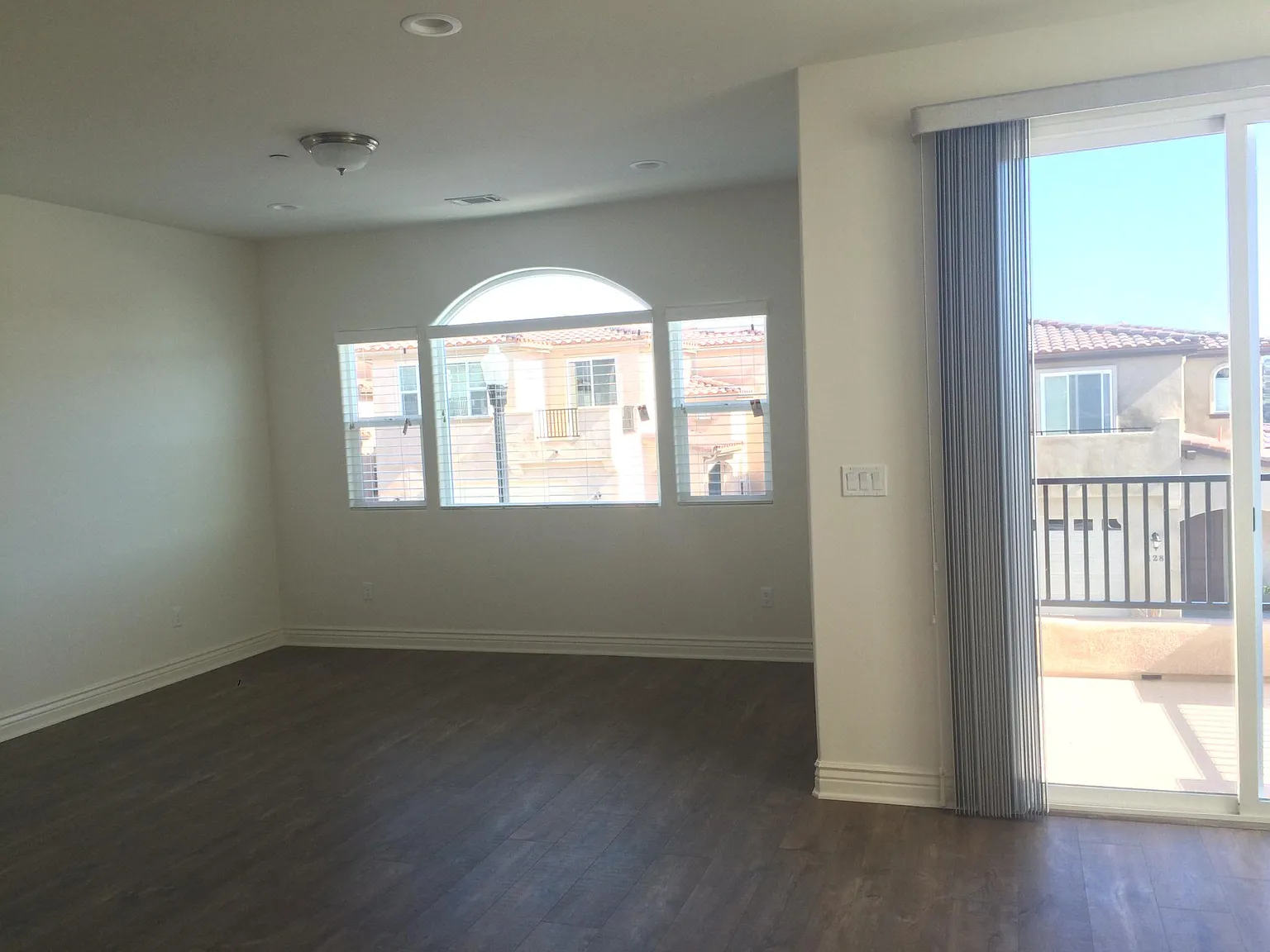 4 bed, 2.5 bath, 1641 sqft, $3,800 — Photo 4