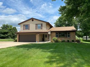 8487 N Canary Dr, Stillman Valley, IL 61084