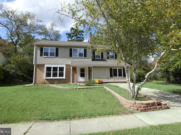 81 Lakeside Dr, Marlton, NJ 08053