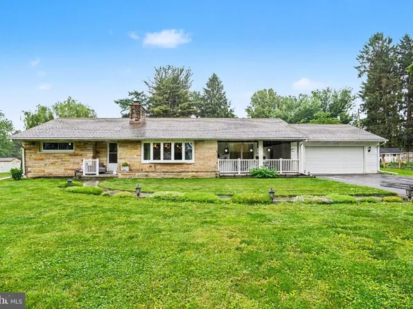 1029 Laurel Dr, Middletown, PA 17057