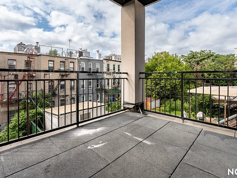 1461 Gates Ave #3H — Photo 21