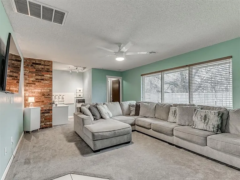 7225 Skylark Ln — Photo 9