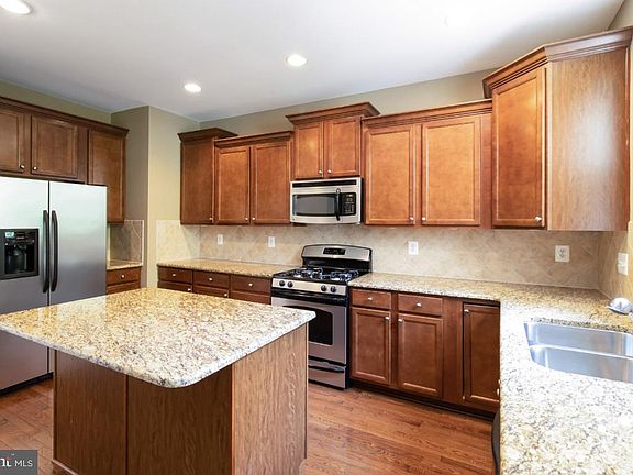 5th image of 7306 Mockingbird Cir