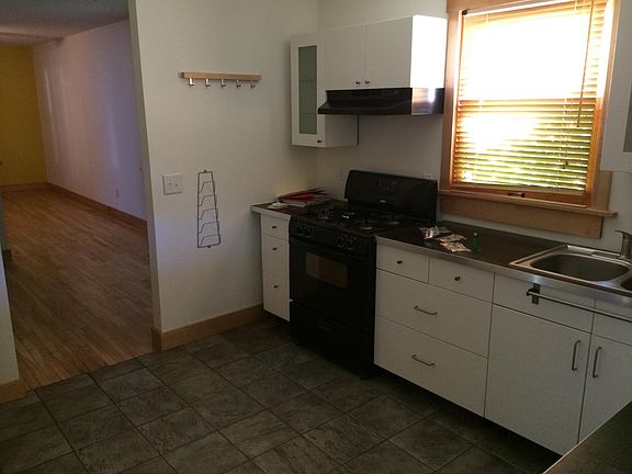 2nd image of 1167 Thomas Ave