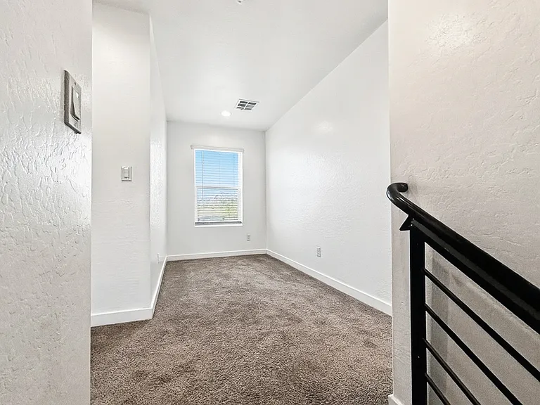 1852 N 51st St #5 — Photo 4