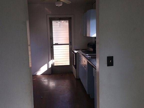 5th image of 938 Hollytree Dr