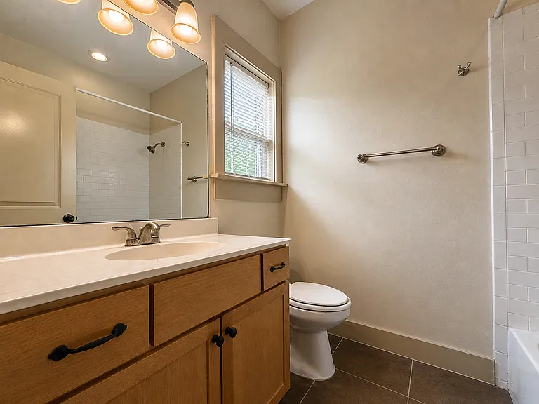 4406 Bennett Ave #A — Photo 30
