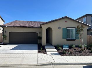 2873 E Corteza Dr, Fresno, CA 93730