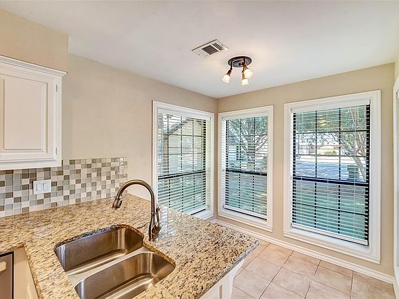 3rd image of 2920 Clear Springs Dr