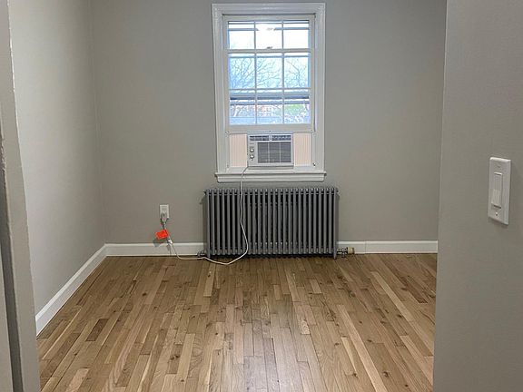 3rd image of 6 Clarmore Dr APT 2B