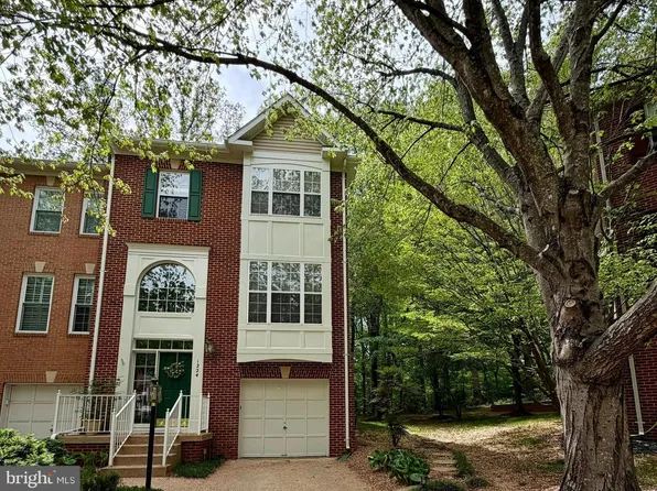 1224 Wild Hawthorn Way, Reston, VA 20194