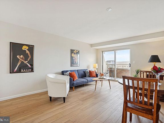 2nd image of 900 N Taylor St APT 1729