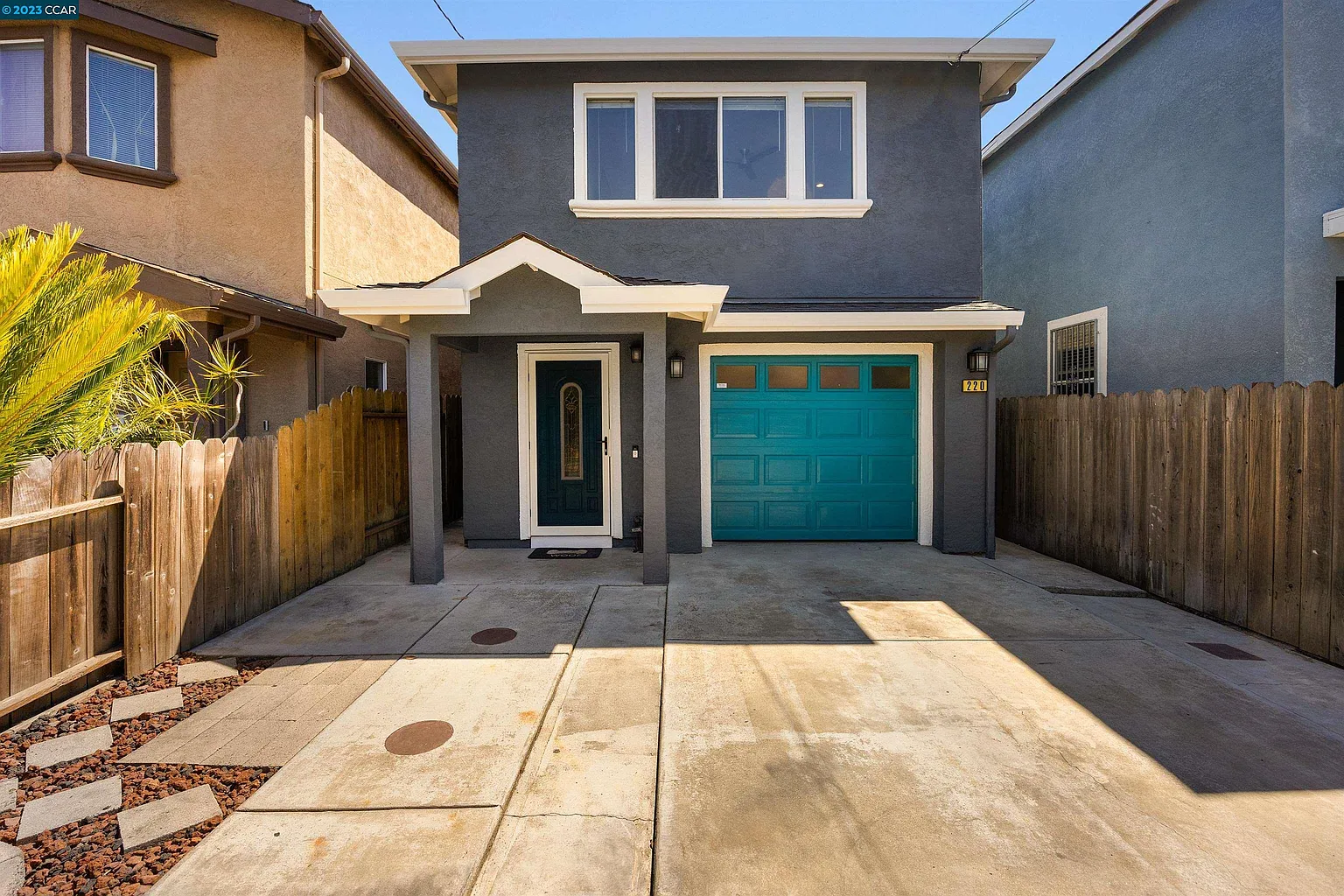 220 Willard Ave photo 1