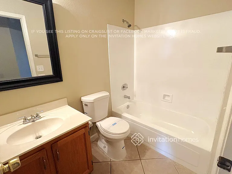 7923 W Laurel Ln — Photo 5