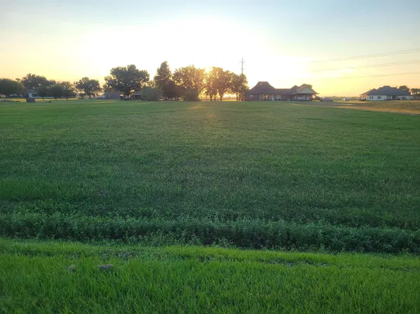 3 Col Van St, Raceland, LA 70394