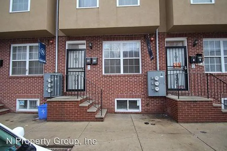 4 bed, 2805 sqft, $600 — Photo 2