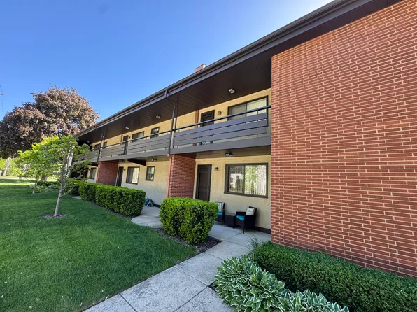 140 W Douglas Ave, Naperville, IL 60540
