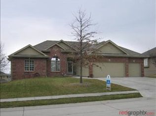 1109 Timber Dr, Papillion, NE 68046