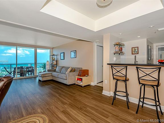 5th image of 650 West Ave APT 2306