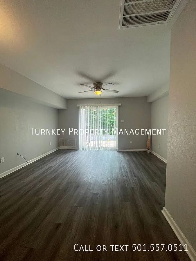 8906 Morris Manor Unit 4 -- Half Off First Month's Rent !! — Photo 4