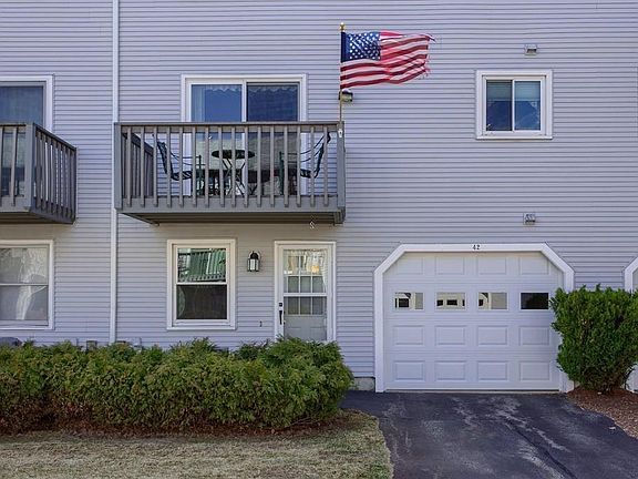 2nd image of 42 Villa Roma Dr #42
