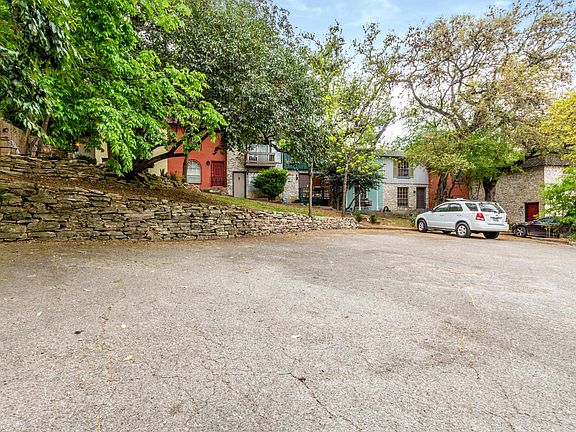 4th image of 3806 Southridge Dr
