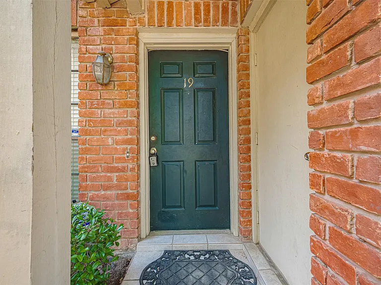 2211 S Kirkwood Rd #19 — Photo 5