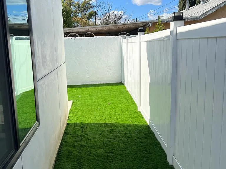 6427 Rhodes Ave — Photo 5
