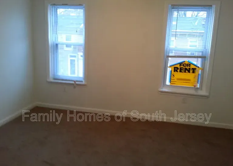 810 N Church St — Photo 3