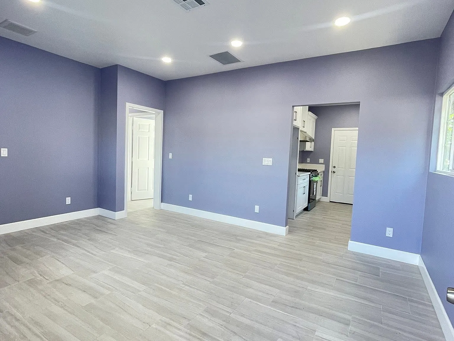 3 bed, 1050 sqft, $3,500 — Photo 1