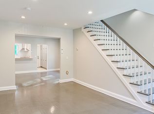 149 Landing Rd APT B, Glen Cove, NY 11542