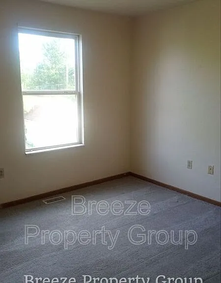 914 E Bancroft St — Photo 19