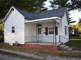 136 N 7th St, Clinton, IN 47842