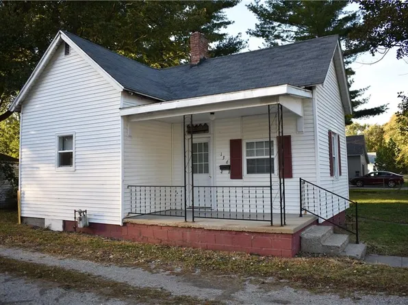 136 N 7th St, Clinton, IN 47842