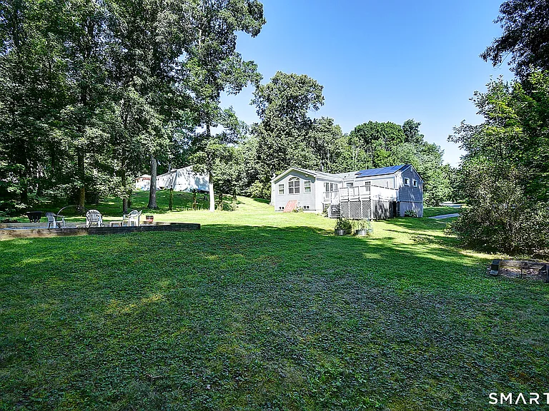 58 Elizabeth Dr — Photo 33