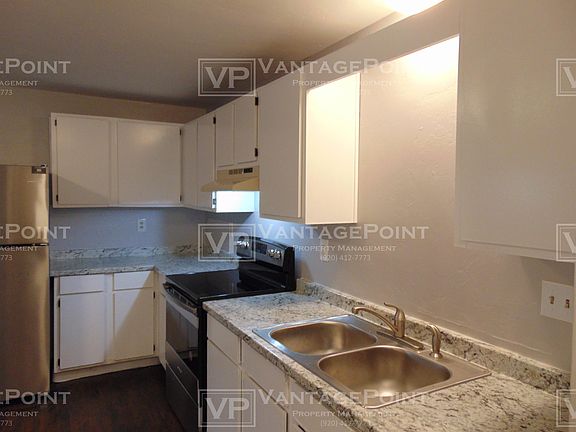 4th image of 1028 Moraine Way #8
