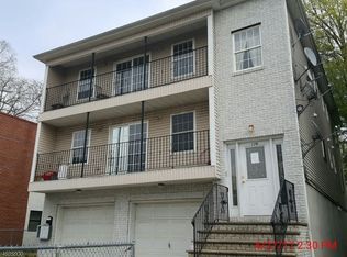 176 Halsted St, East Orange, NJ 07018