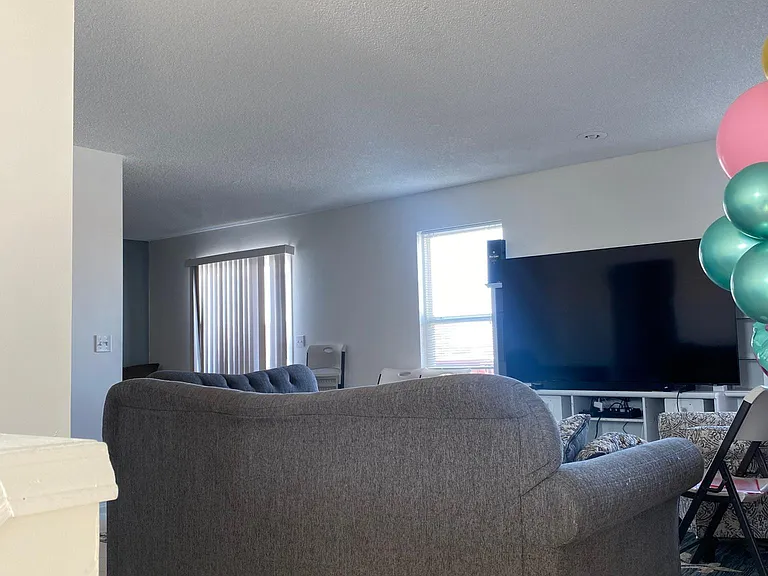 17628 W 111th Pl — Photo 15
