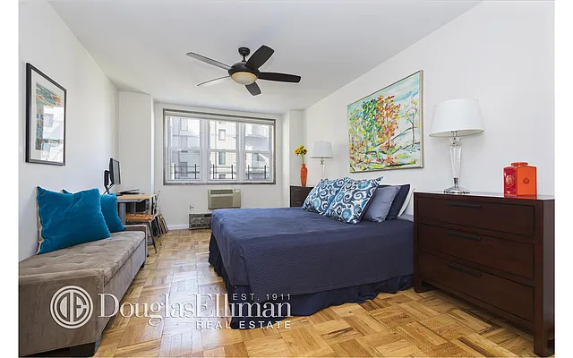 Sold by Douglas Elliman | media 24