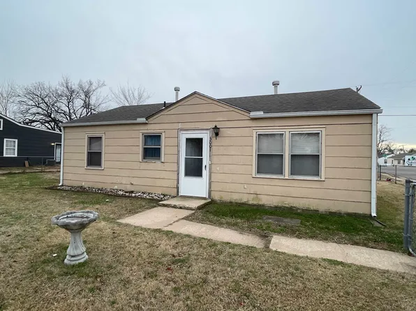 3001 E Locust St, Wichita, KS 67216