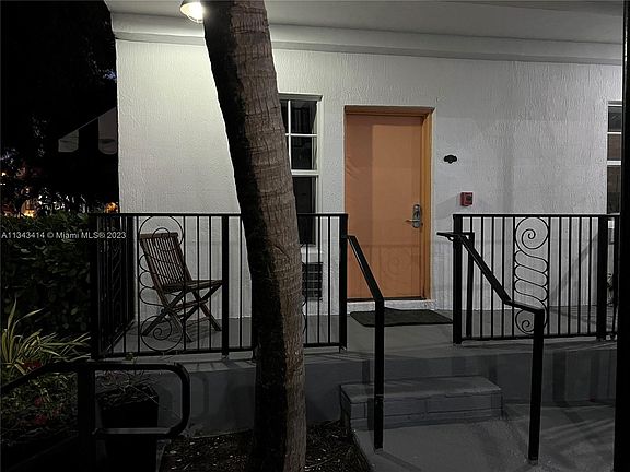 4th image of 1330 Pennsylvania Ave Unit 101