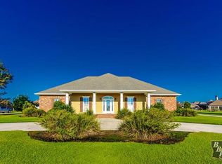 128 Bocage Dr, Houma, LA 70360