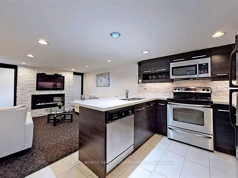 4 Belle Ayre Blvd #LOWER — Photo 2