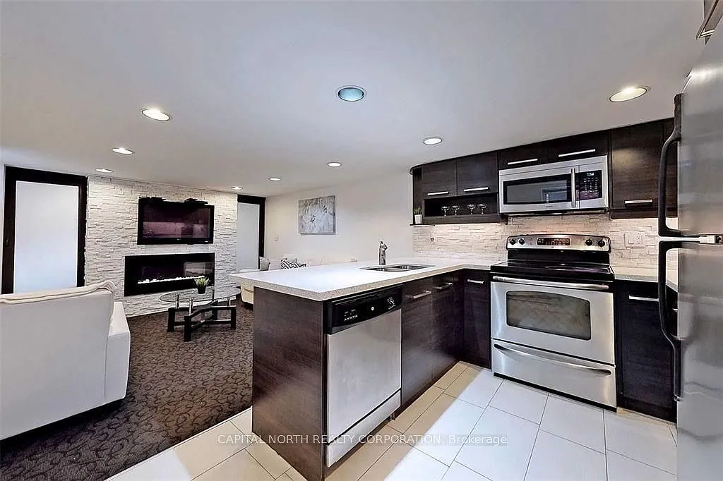 Building Photo - 4 Belle Ayre Blvd #LOWER