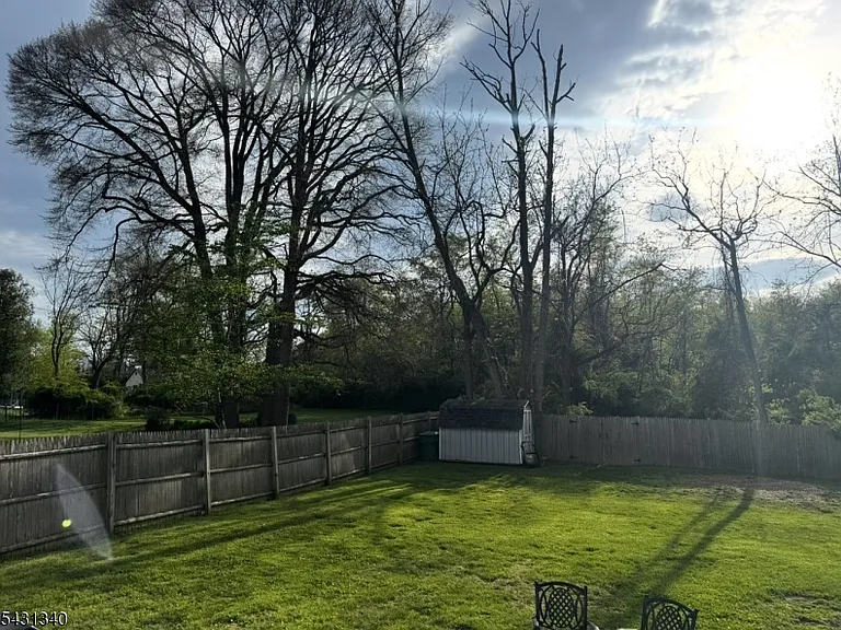 10 Lake Dr — Photo 7