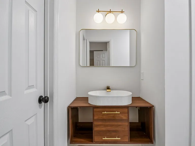 2280 Wellington Cir — Photo 12