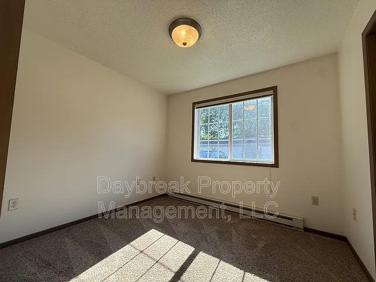 317 16th St S #5 — Photo 8